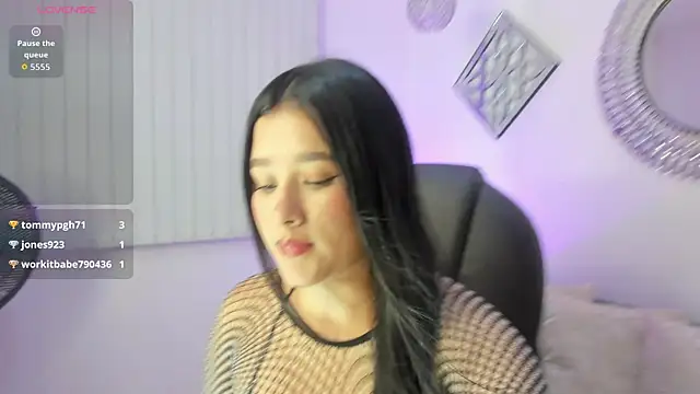 Emi_Roseth webcam