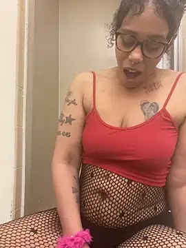 Desirae_Luciano