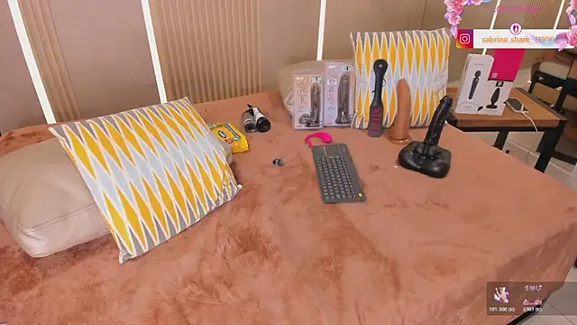 sabrina_shark_ webcam