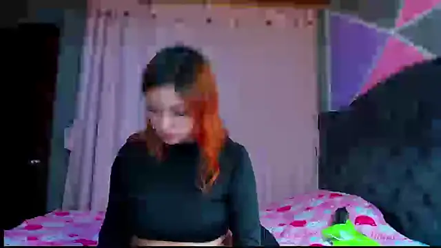 Emmily_Walker webcam
