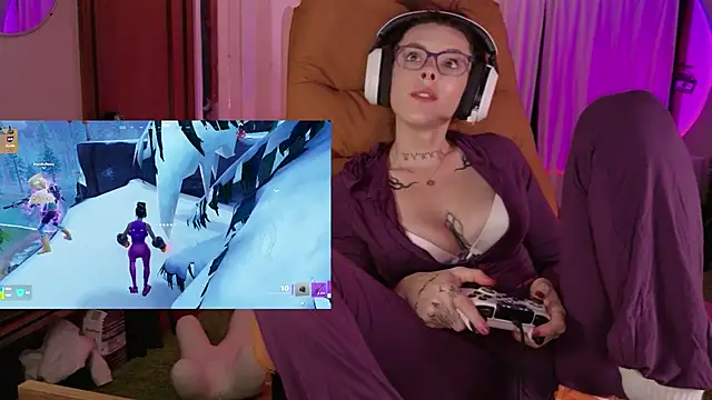 GennaJames webcam