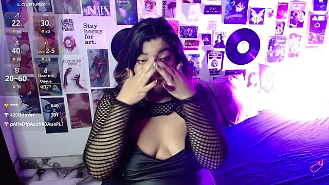 Roxy_f_w webcam