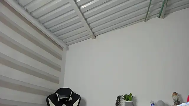 AaronHardi webcam