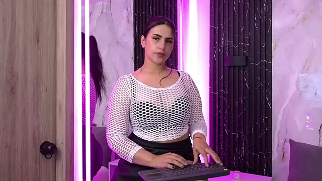 ChloeHolmes webcam