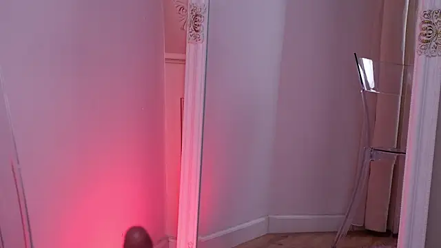 LucyAddison webcam