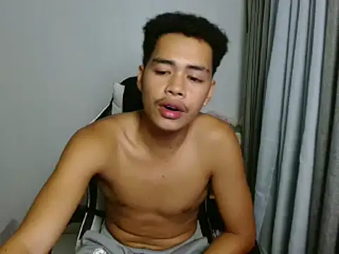 curlyasian_njxx webcam