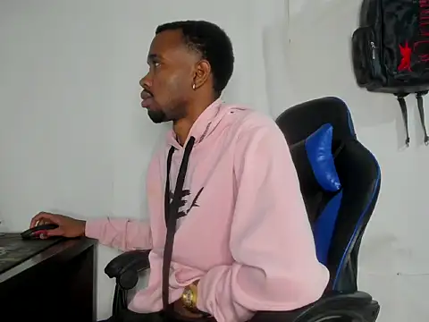 Kofi_exotic_2 webcam