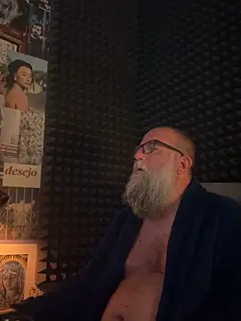 noitelivre (M mature) - Get naked