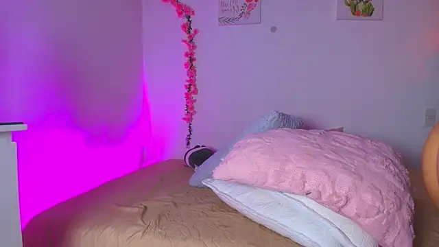 PollyGrey_ webcam