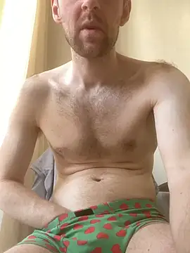 LynnAhNight webcam