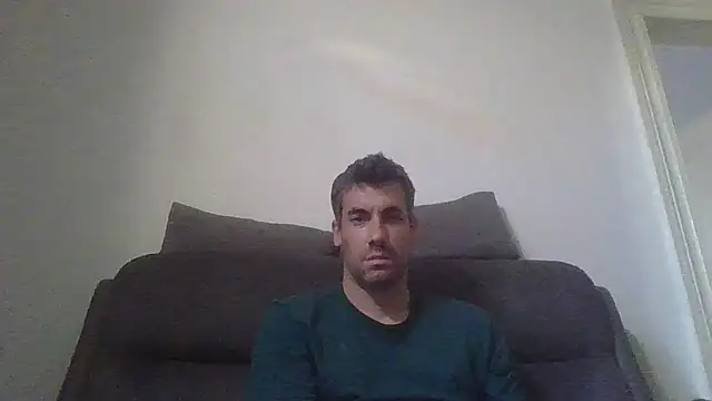JulioIsHere4you webcam
