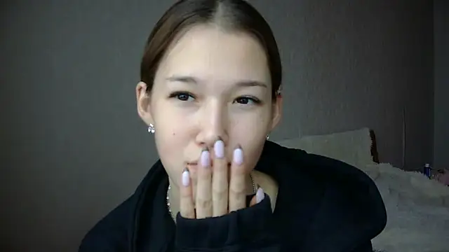 lilXdomiii webcam