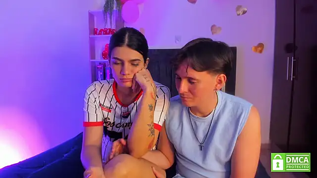 Mariana_and_Ronny webcam