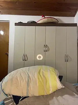 CamiRojas_boy webcam