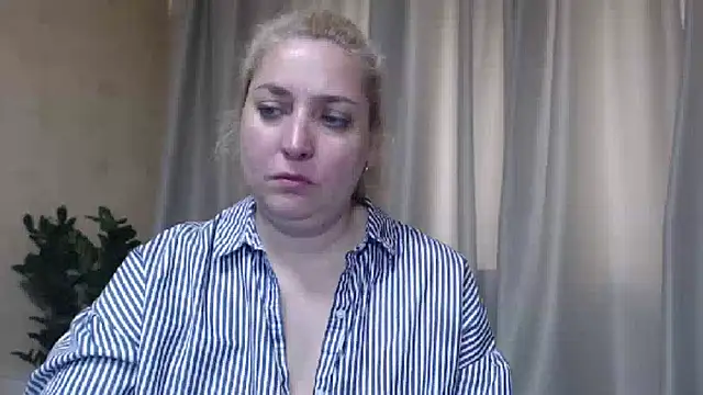 sweetpussy13 webcam
