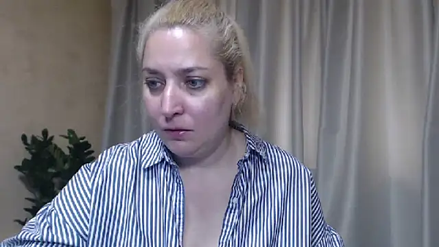 sweetpussy13 webcam