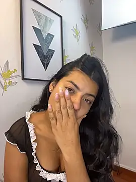 Laia_white webcam
