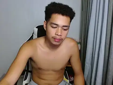 curlyasian_njxx webcam