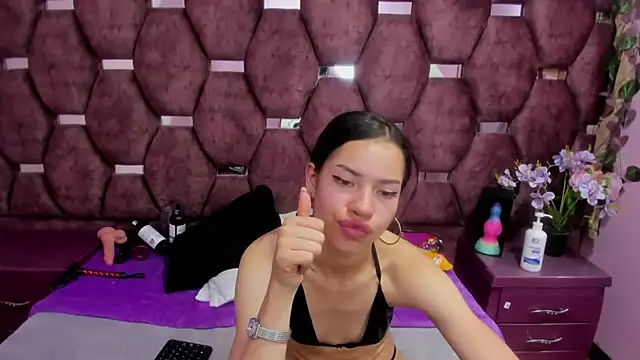 Nanis_James webcam