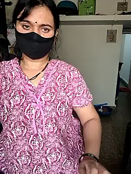 HeartlessGirl webcam
