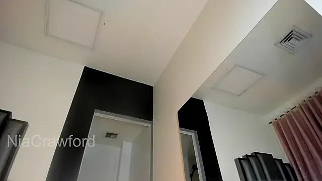 NiaCrawfordd webcam