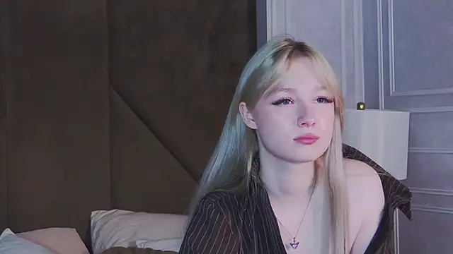 Shy_Barbie webcam