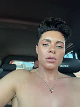 LukeLouHarvey webcam