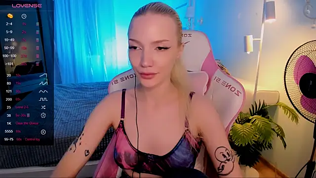 AnyaTaylor_ webcam