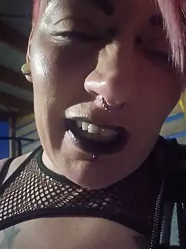 PinkTheHawk webcam