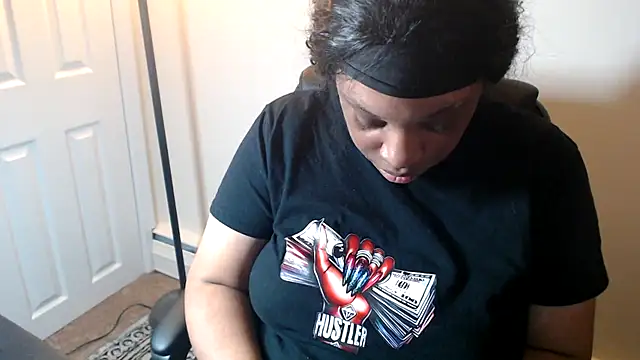 Sexymona1218 webcam