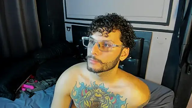 Twisted_Fantasy webcam