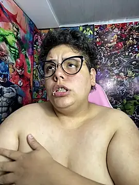 Hailey_Curvy webcam