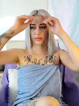 Gina-Lumara webcam