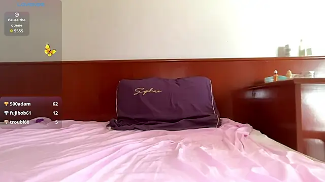 kamila_18_french webcam