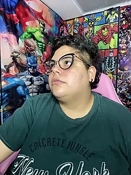 Hailey_Curvy webcam