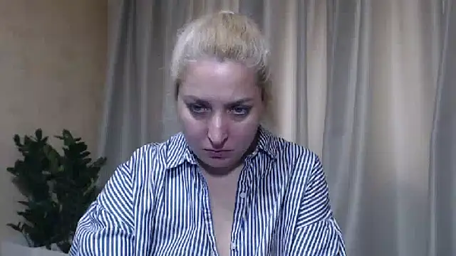 sweetpussy13 webcam