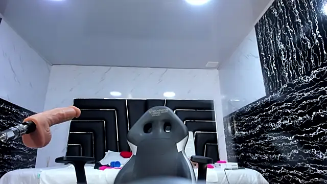 Ladyy_Scarlett webcam