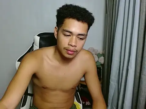curlyasian_njxx webcam
