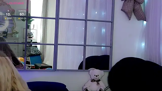 SarahRaynex webcam