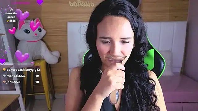 bella_vibess_s webcam