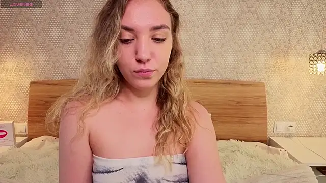 alice_charm_ webcam