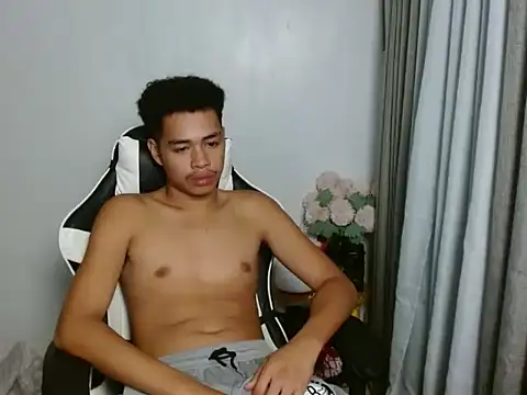 curlyasian_njxx webcam