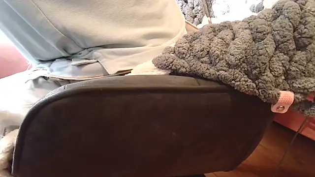 T0Yforeskin live sex cam