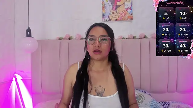 cloe_maisonn webcam