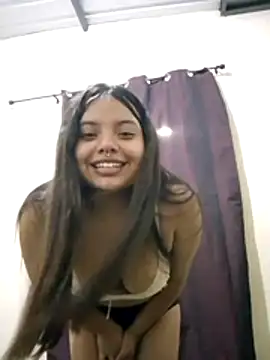 Daniela-Peruana webcam