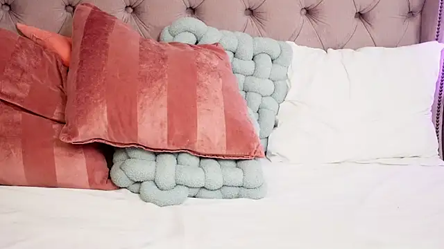 JenniferLovve webcam
