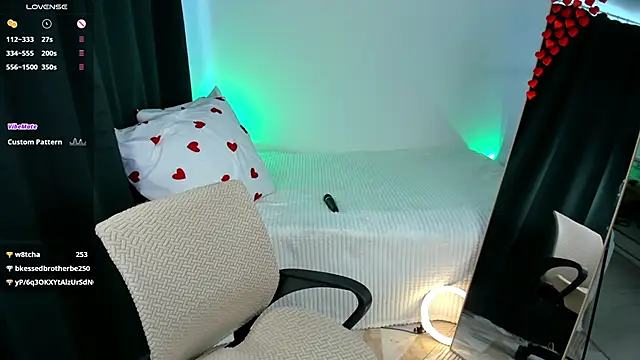 MissBecca webcam