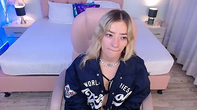zoe_jones13 webcam