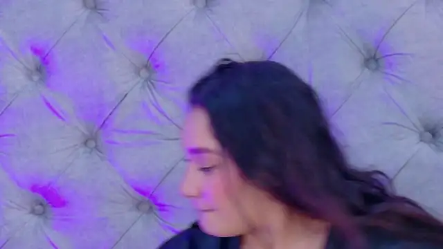 LiiaBloom webcam
