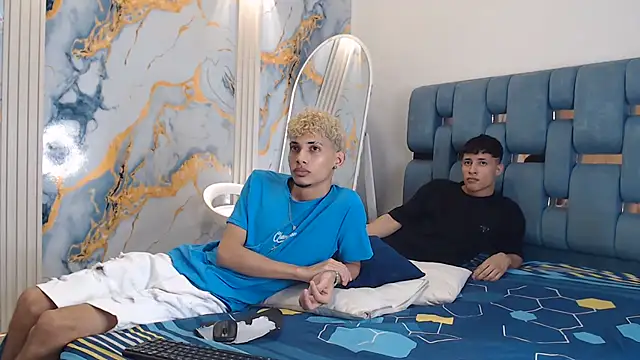 YOUNG_BOYS_HELL webcam